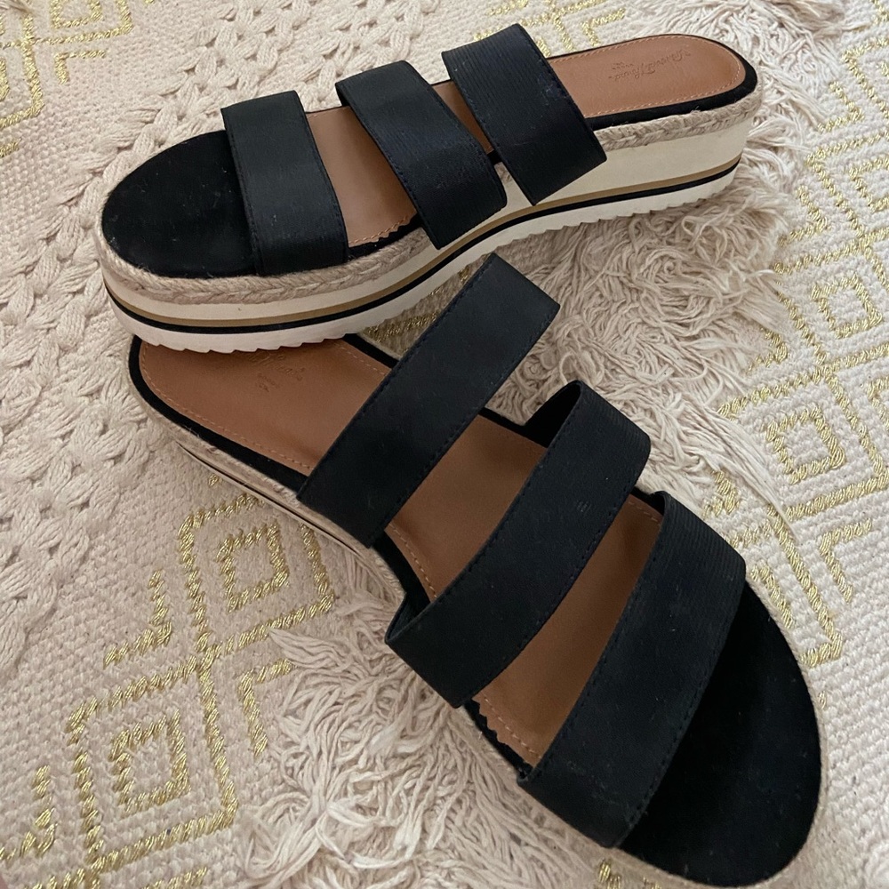 Platform strap sandals